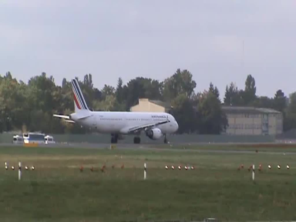 Air France A 321-212 F-GTAT beim Start in Berlin-Tegel am 27.09.2014