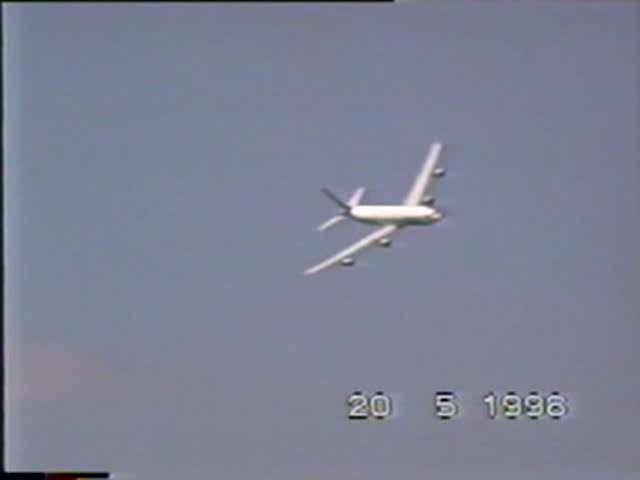Airbus A 340-300 bei der Flugvorfhrung auf der ILA 1998 Digitalisierung einer alten Video 8 Aufnahme
