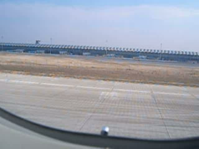Der Start in Madrid-Barajas (MAD), gefilmt aus einem SWISS Airbus A 320 im Februar 2005.