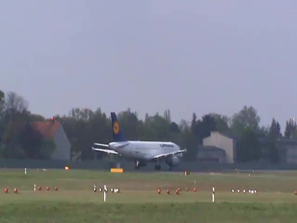 Lufthansa A 319-114 D-AILC beim Start in Berlin-Tegel am 01.05.2015