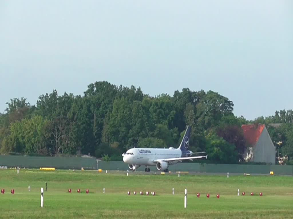 Lufthansa, Airbus A 320-214, D-AIZD, TXL, 10.08.2019