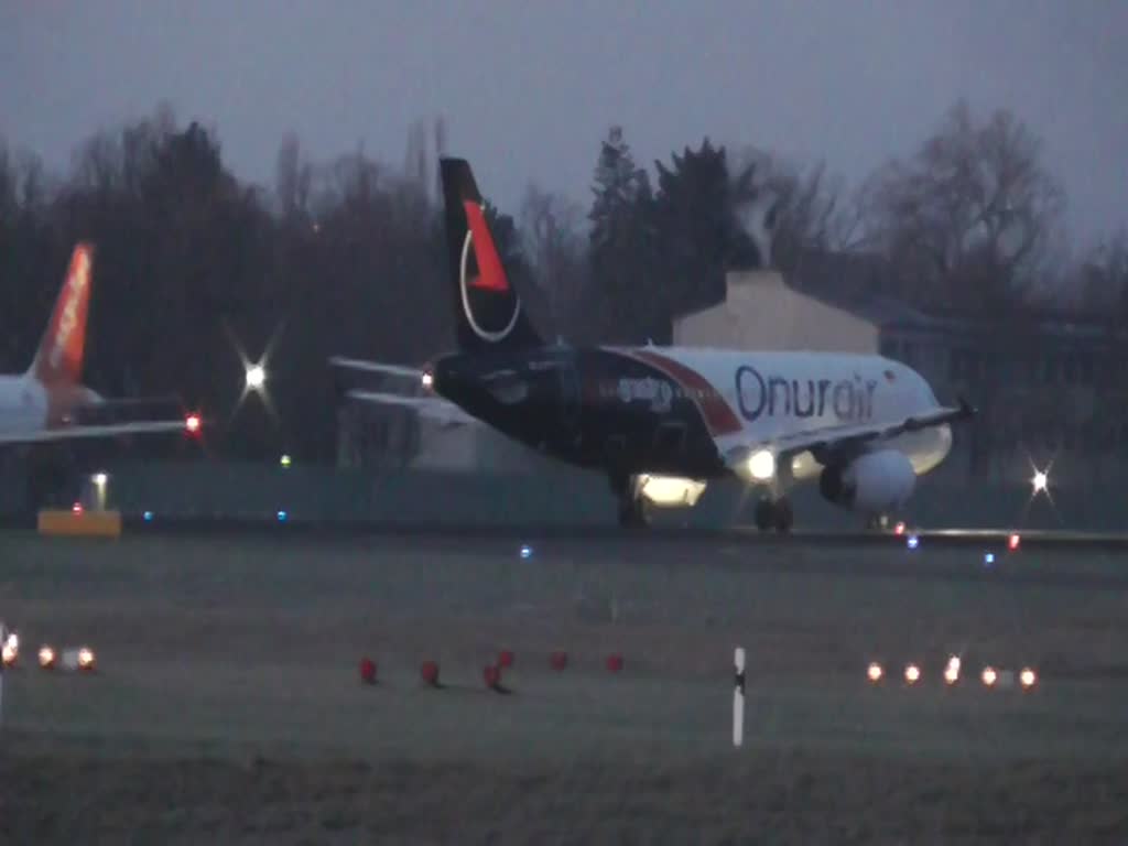 Onur Air, Airbus A 320-232, TC-ODD, TXL, 30.11.2019