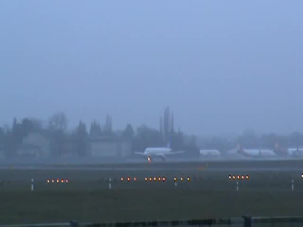 SAS A 320-232 OY-KAT beim Start in Berlin-Tegel am 
14.12.2014