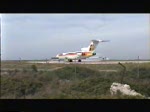 727/380/iberia-b-727-mit-einer-britannia Iberia B 727 mit einer Britannia B 757-200 auf dem Flughafen Mahon auf Menorca im Mai 1999, Digitalisierung einer Video 8 Aufnahme