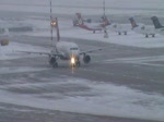A319/792/airbus-a319-der-air-berlin-beim Airbus A319 der Air Berlin beim Rollen nach der Landung in Stuttgart