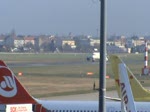 A320/741/air-berlin-a-320-214-d-abdi-beim Air Berlin A 320-214 D-ABDI beim Start in Berlin-Tegel am 21.11.2009