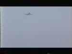 A321/396/bmi-a-321-bei-der-landung BMI A 321 bei der Landung auf dem Flughafen Mahon im Mai 1999.
Digitalisierung einer Video 8 Aufnahme.