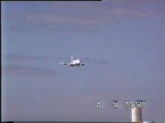 arrecife-lanzarote-ace/359/viva-air-b-737-300-bei-der Viva Air B 737-300 bei der Landung auf dem Flughafen von Lanzarote am 08.05.1997, Digitalisierung einer alten Video 8 Aufnahme
