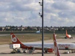 berlin-tegel-txl/691/klm-b-737-7k2-ph-bgd-beim-start KLM B 737-7K2 PH-BGD beim Start in Berlin-Tegel am 12.09.2009