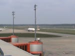 Ankunft der Delta Airlines ...  Frank Maczkowicz 03.05.2010