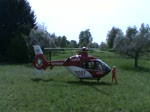 EC 135/941/start-eines-eurocopters-ec-135-der-drf Start eines Eurocopters EC-135 der DRF in Karlsruhe-Wettersbach wegen eines Unfalls am 29.04.2010