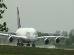 Takeoff. Der erste Airbus A380 der Lufthansa D-AIMA startet nach der Übergabe in Hamburg Finkenwerder.