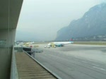 innsbruck-inn/111/start-einer-boeing-757-200-der-thomas Start einer Boeing 757-200 der Thomas Cook am Flughafen Innsbruck Kranebitten am 08.03.08.