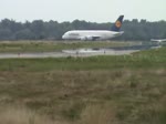 karlsruhe-baden-baden-fkb/1119/der-erste-airbus-a380-800-der-deutschen Der erste Airbus A380-800 der Deutschen Lufthansa (Zulassung D-AIMA) beim Start auf dem Flughafen Karlsruhe/Baden-Baden am 25. August 2010; er hat damals einer seiner zahlreichen Trainingsfl�ge absolviert