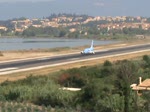 Jetairfly B 737-7K5 OO-JAR bem Start in Korfu am 17.07.2010