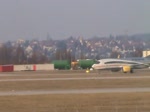 Nachdem die D-ATUE, die TUIfly-Boeing 737-800 DB Air One in ...