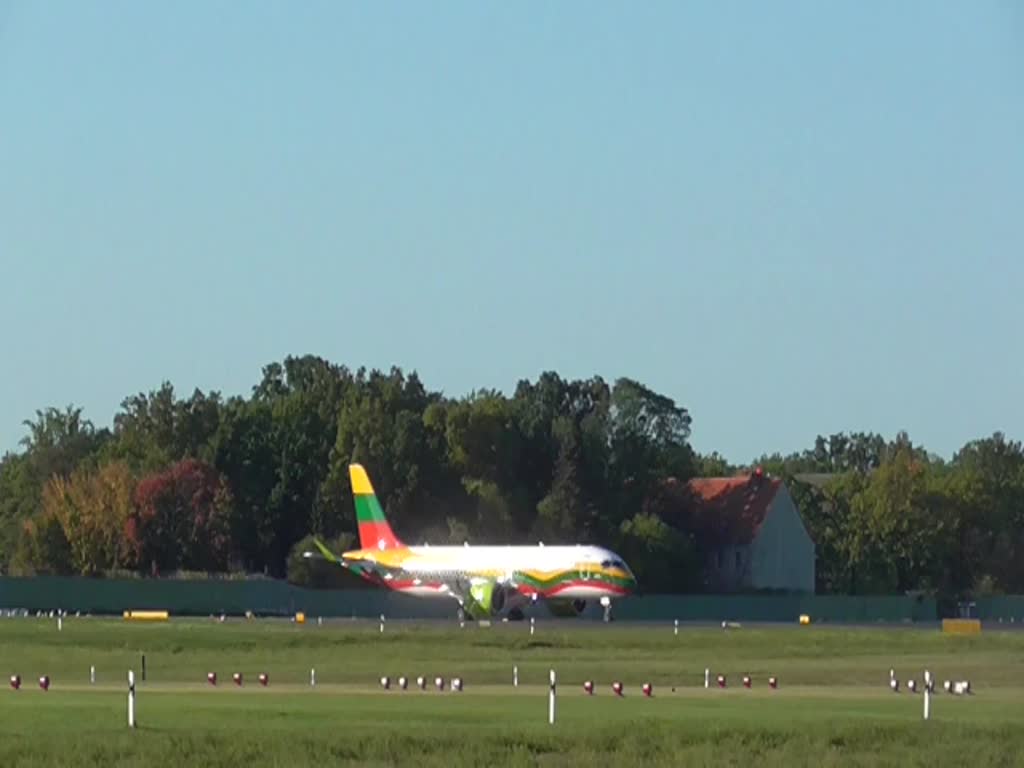 Air Baltic, Airbus A 220-300, YL-CSK, TXL, 12.10.2019