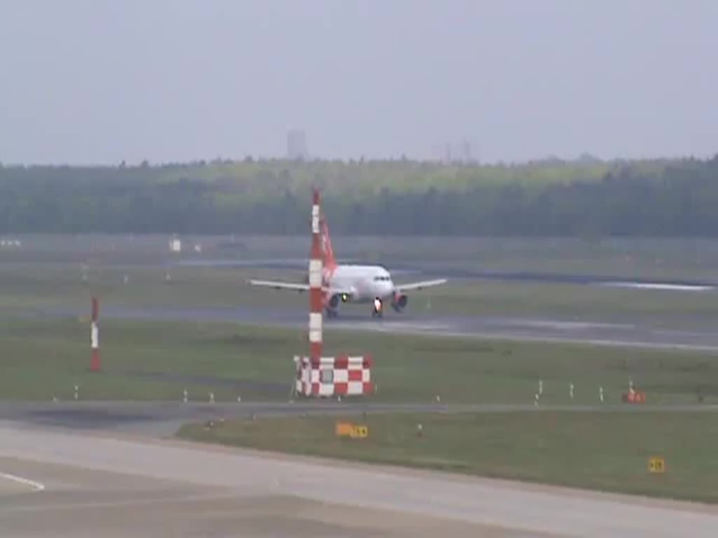 Air Berlin A 319-112 D-ABGS beim Start in Berlin-Tegel am 27.04.2014