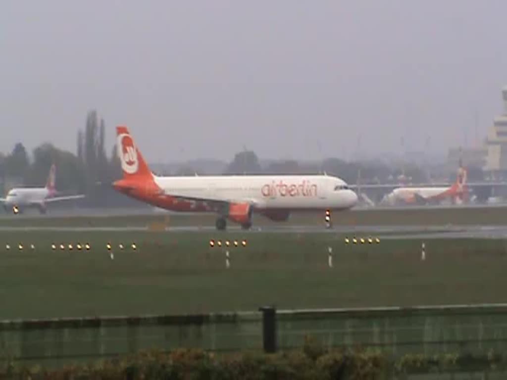 Air Berlin A 321-211 D-ABCA beim Start in Berlin-Tegel am 26.10.2014