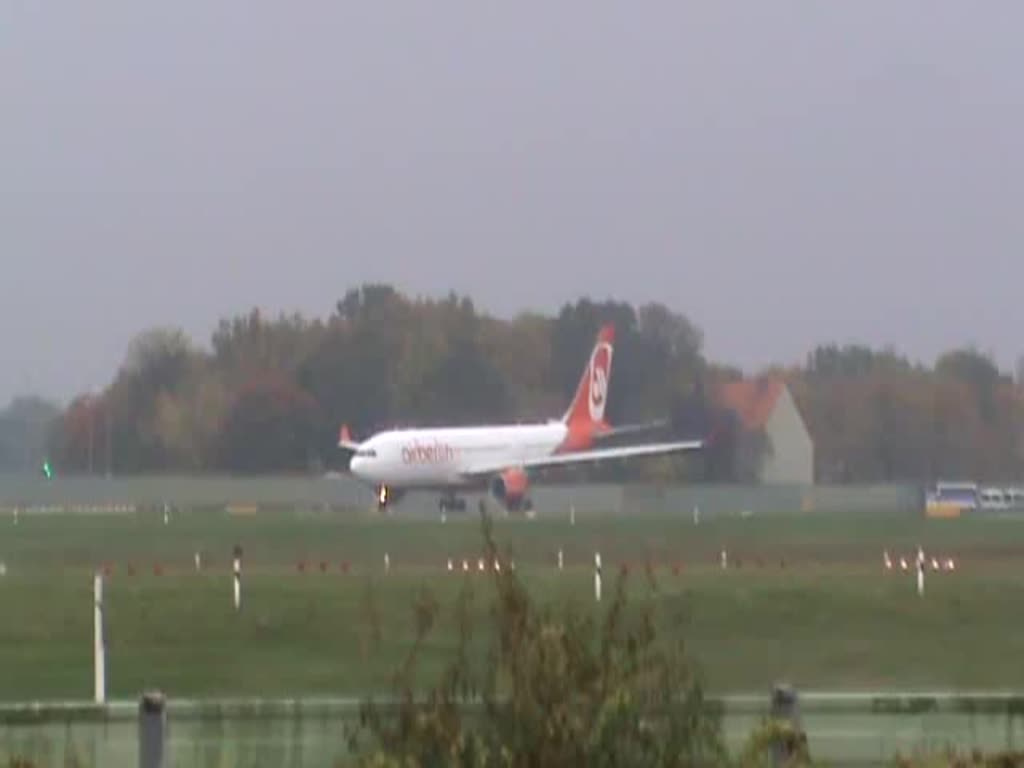 Air Berlin A 330-223 D-ALPD beim Start in Berlin-Tegel am 26.10.2014