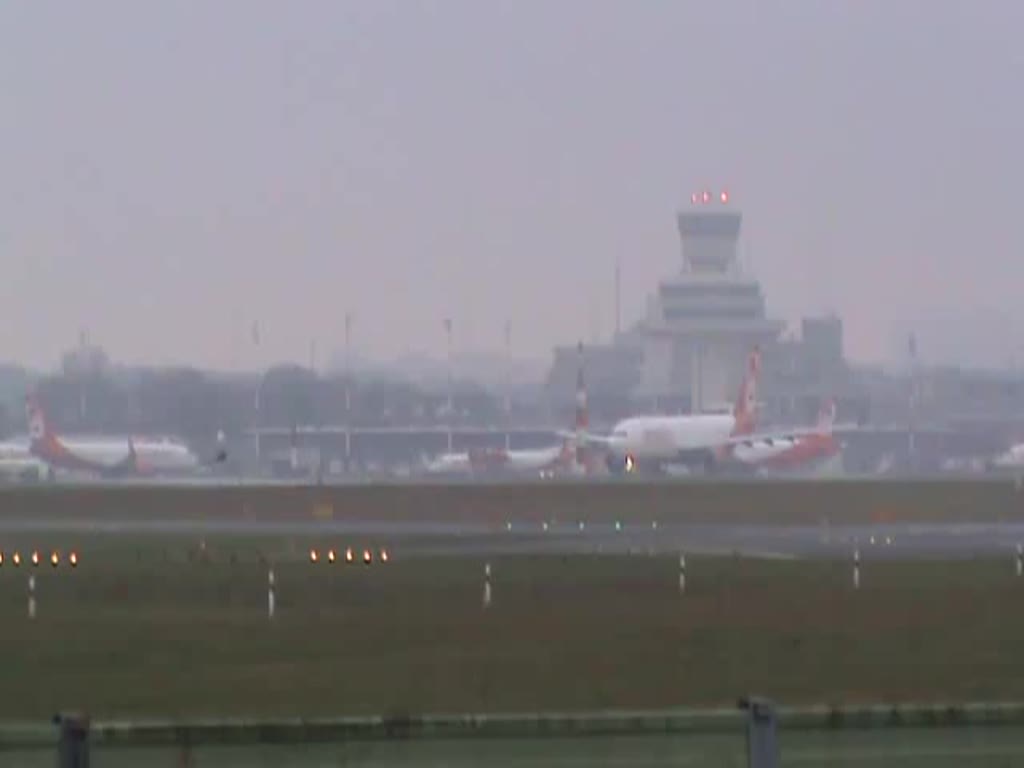 Air Berlin A 330-223 D-ALPD beim Start in Berlin-Tegel am 14.12.2014