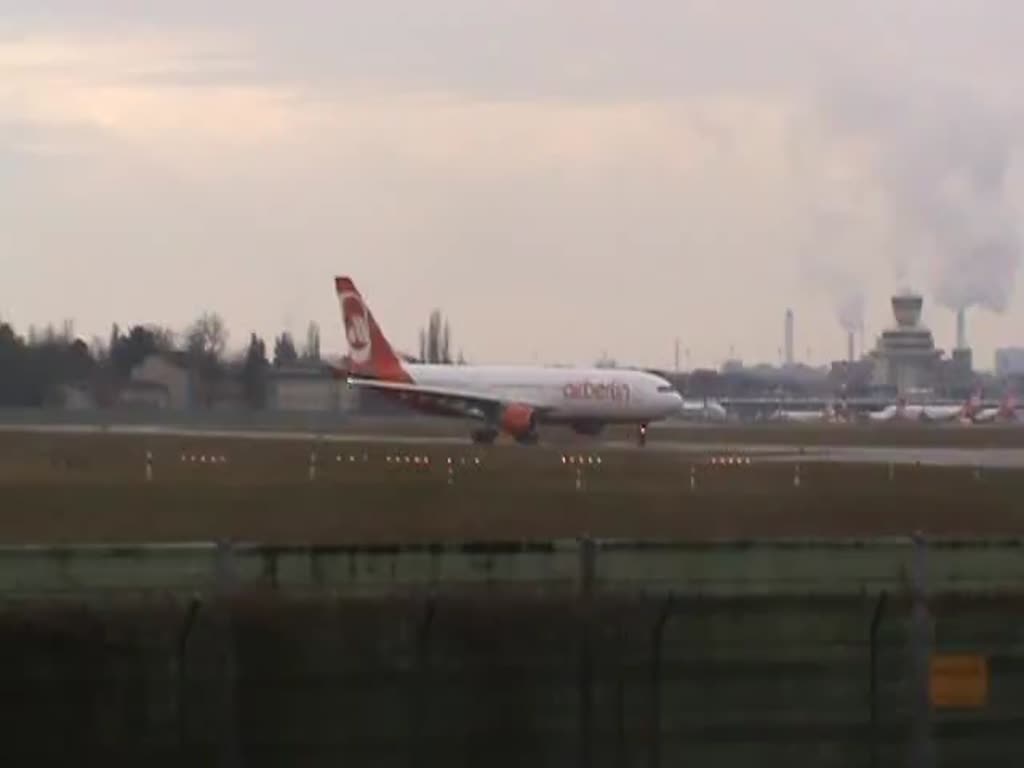 Air Berlin A 330-223 D-ALPE beim Start in Berlin-Tegel am 05.02.2016