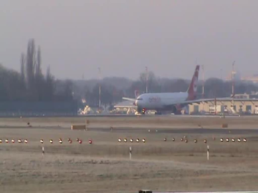 Air Berlin A 330-223 D-ALPF beim Start in Berlin-Tegel am 18.01.2015