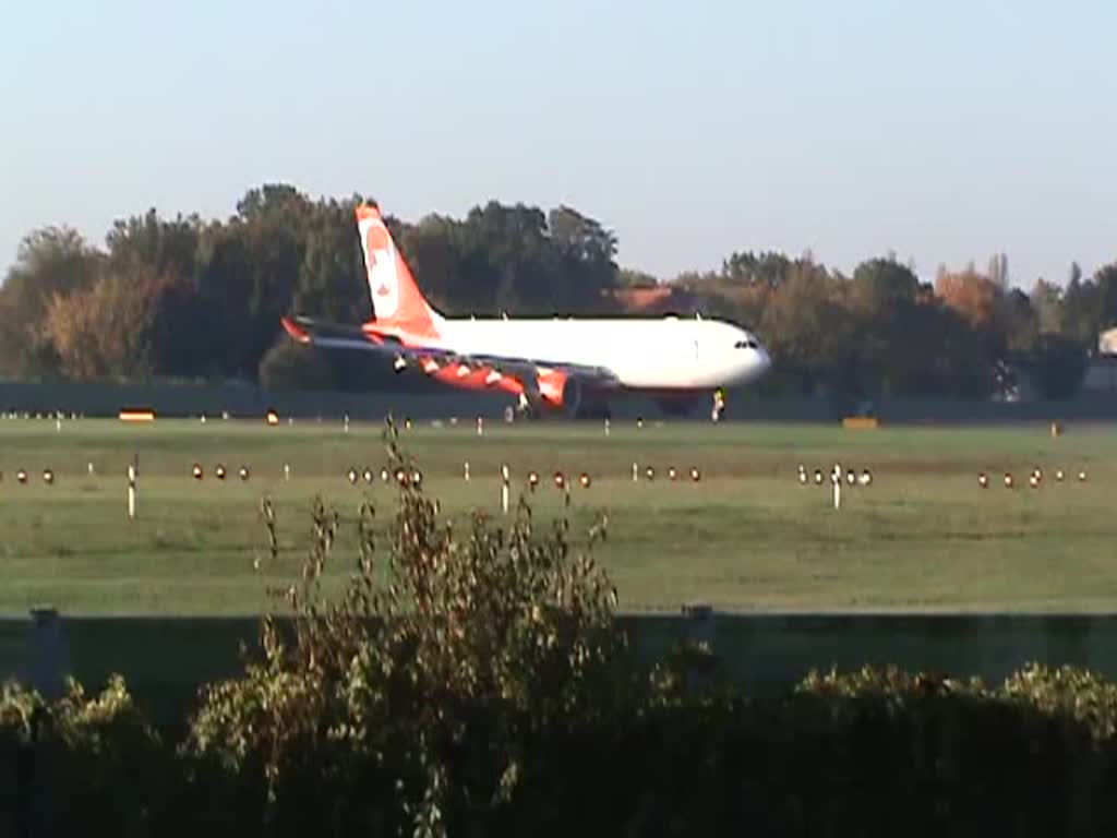 Air Berlin A 330-223 D-ALPJ beim Start in Berlin-Tegel am 19.10.2014