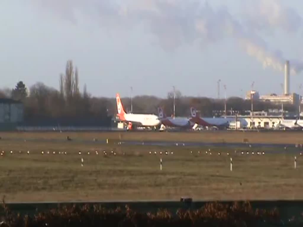 Air Berlin, Airbus A 330-223, D-ALPF, TXL, 27.11.2016