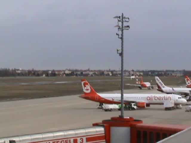 Air Berlin B 737-76(WL) D-AGEC beim Start in Berlin-Tegel am 27.02.2010