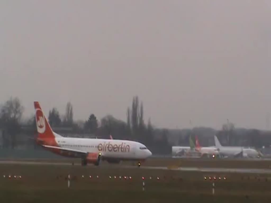 Air Berlin B 737-86J D-ABMB Start in Berlin-Tegel am 05.02.2016