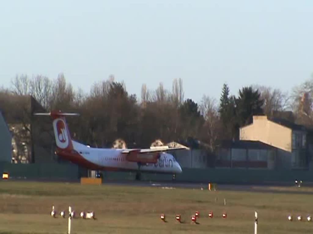 Air Berlin DHC-8-402Q D-ABQN beim Start in Berlin-Tegel am 08.02.2015