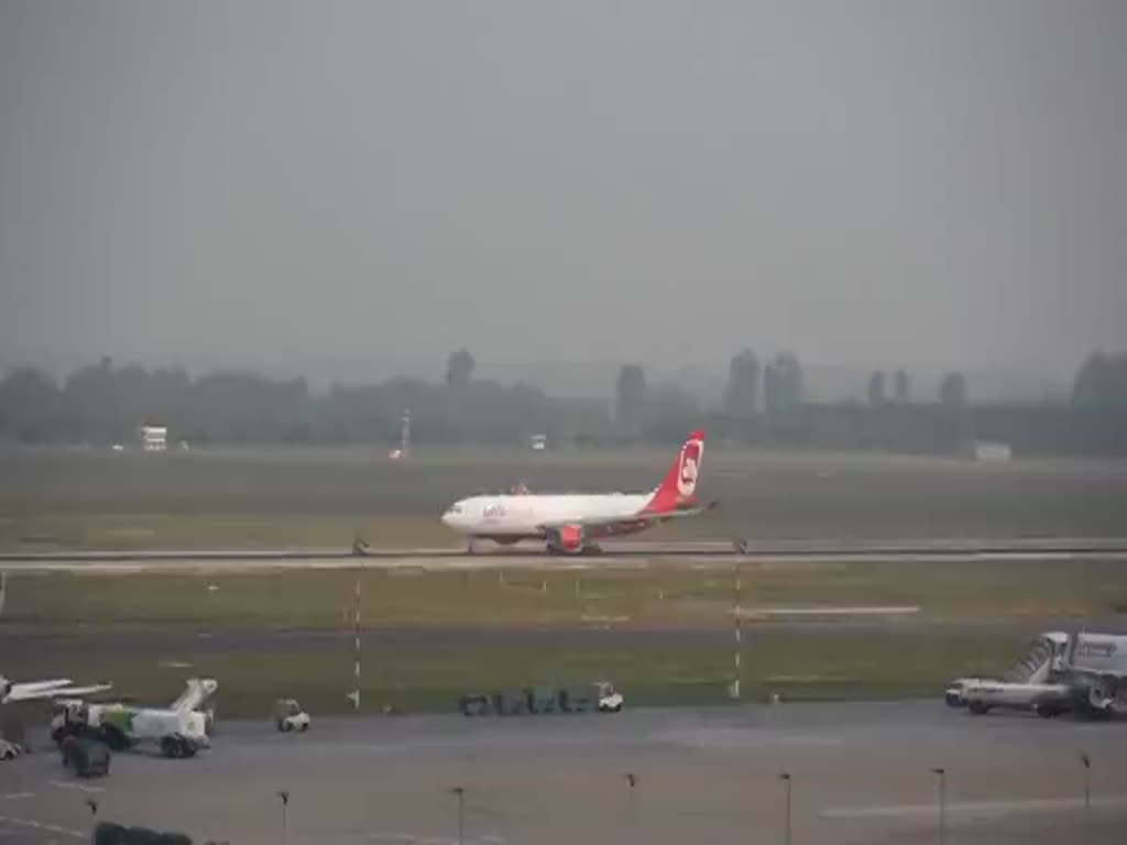 Air Berlin  Oneworld  D-ABXA beim Start in Düsseldorf 28.5.2016