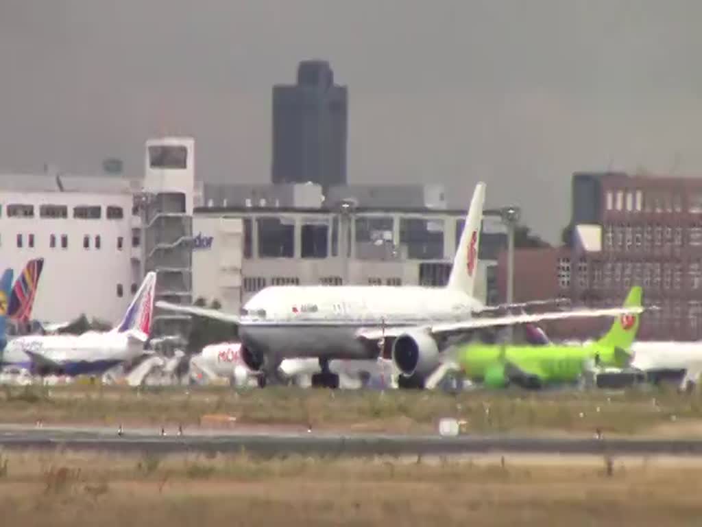 Air China, Boeing 777-300(ER), B-2088,Take off in Frankfurt am 20.06.2015