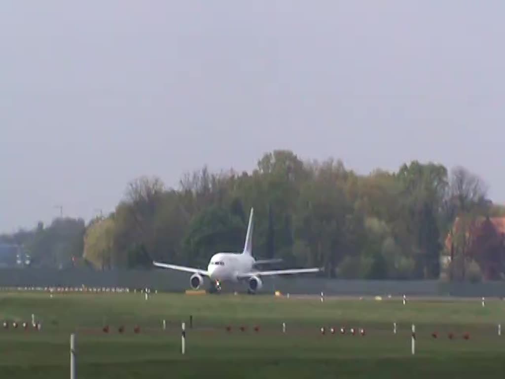 Air France A 318-111 F-GUGO beim Start in Berlin-Tegel am 01.05.2015