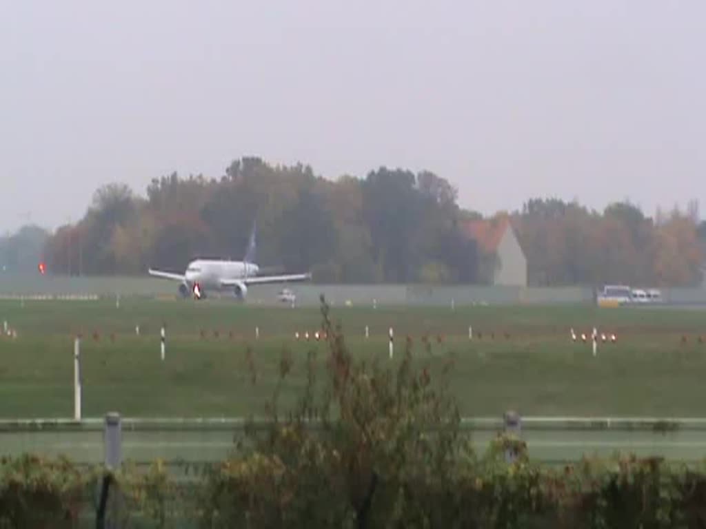 Air France A 320-211 F-GFKY beim Start in Berlin-Tegel am 26.10.2014