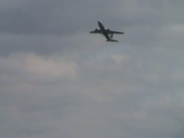 Airbus A300-600 der Lufthansa beim Start in Frankfurt am Main