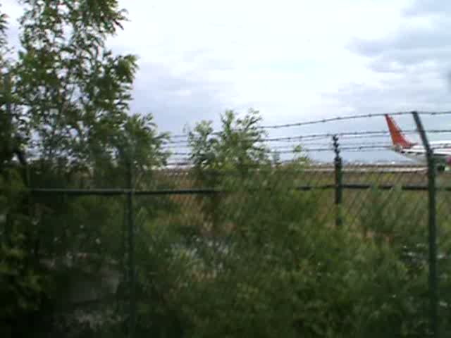 Airbus A310F von Air India beim Start in Frankfurt am Main