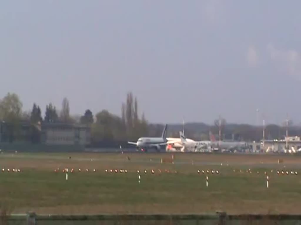 Alitalia, Airbus A 320-216, EI-DSC, TXL, 02.04.2017