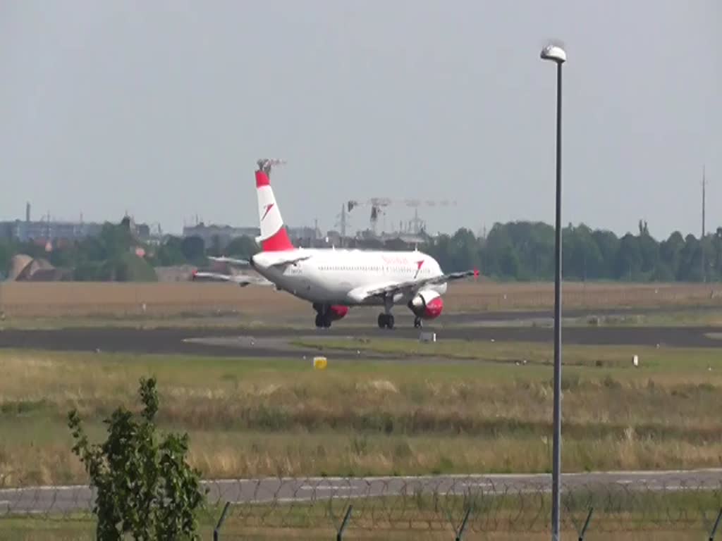 Austrian Airlines, Airbus A 320-214, OE-LXC, BER, 11.07.2021