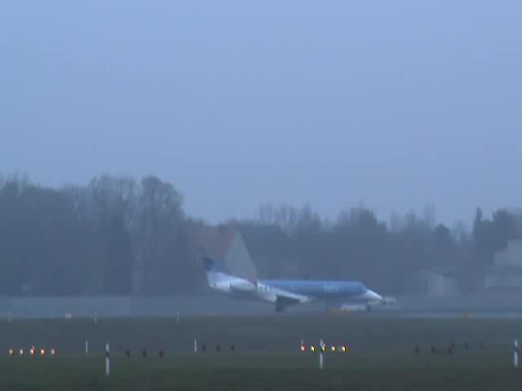 BMI Regional ERJ-145EP G-RJXG beim Start in Berlin-Tegel am 14.12.2014