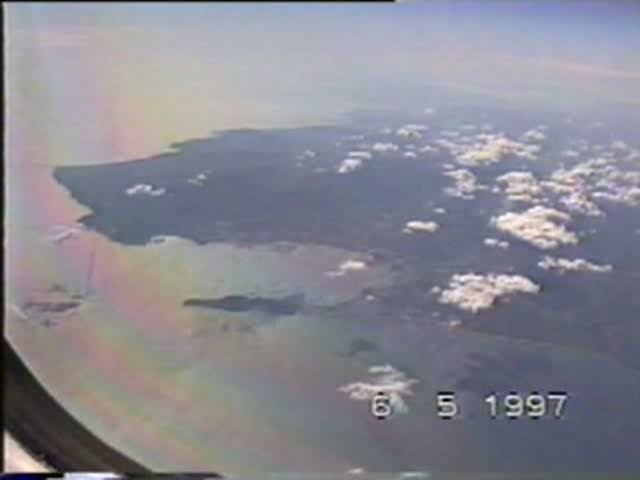 Condor B 757-200 auf dem Weg von Berlin-Schnefeld nach Lanzarote am 06.05.1997.
Digitalisierung einer alten Video 8 Aufnahme