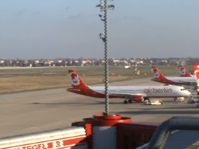 Contact Air Fokker 100 D-AFKC beim Start in Berlin-Tegel am 21.11.1009