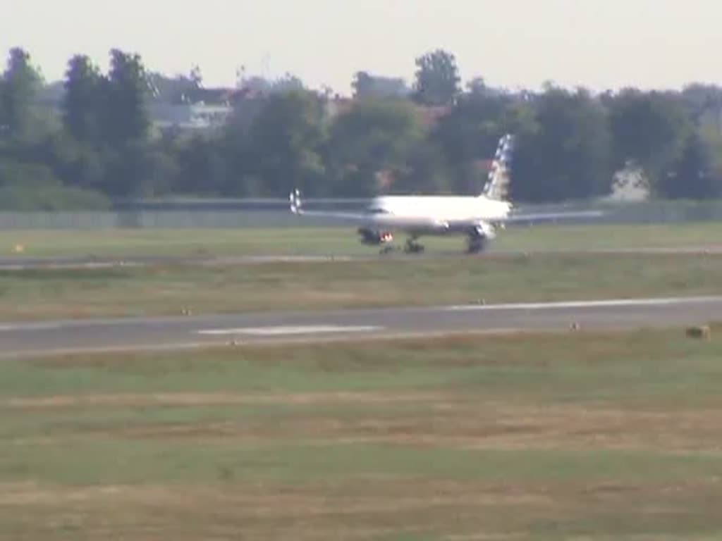 Continental Airlines B 757-224 N 33103 beim Start in Berlin-Tegel am 21.08.2010