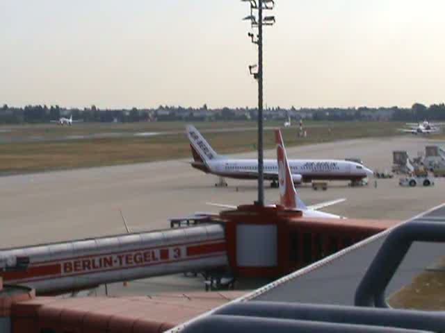 CSA ATR-42-500 OK-KFN beim Start in Berlin-Tegel am 31.07.2010