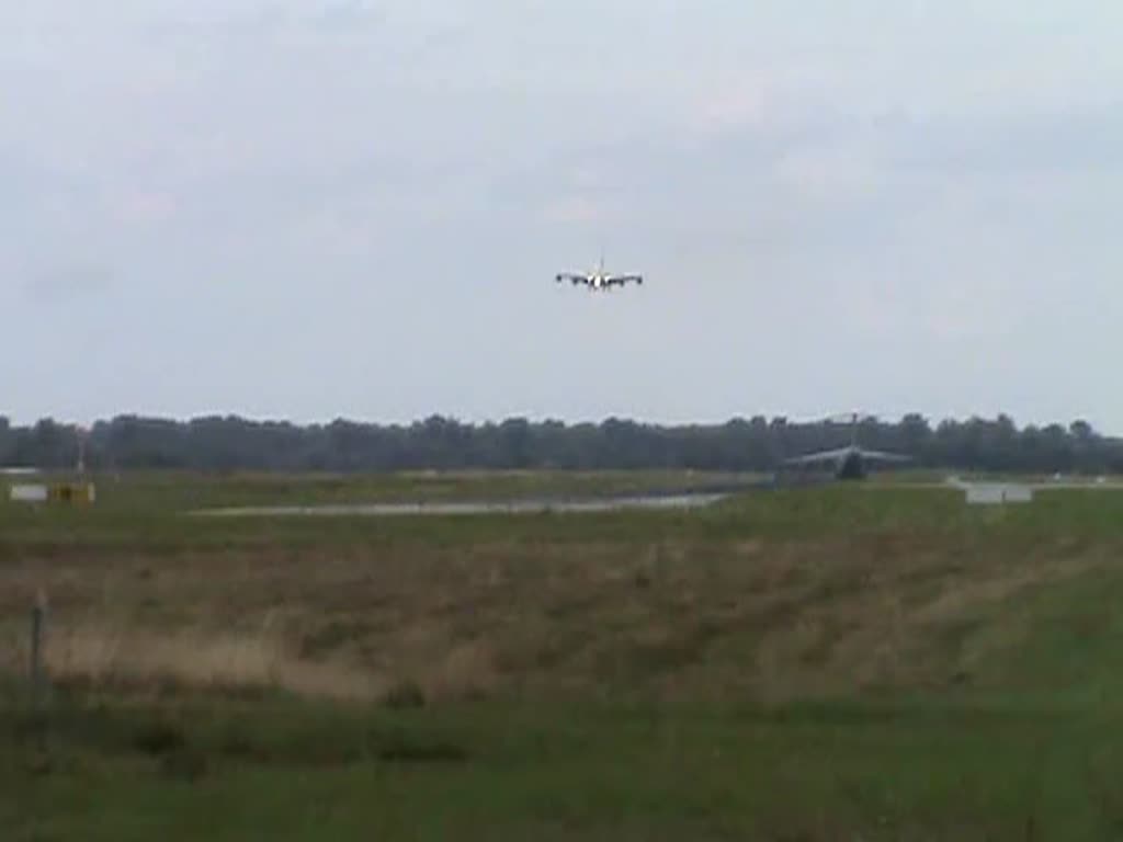 Der Airbus A380-800 der Lufthansa mit der Zulassung D-AIMA und dem Taufnamen  Frankfurt am Main  beim Flugtraining auf dem Flughafen Karlsruhe/Baden-Baden am 25. August 2010 