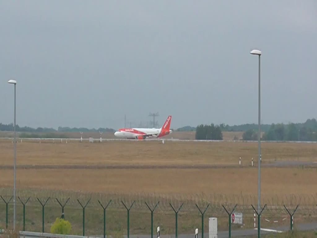 Easyjet Europe, Airbus A 320-214, OE-IZB, BER, 19.08.2022