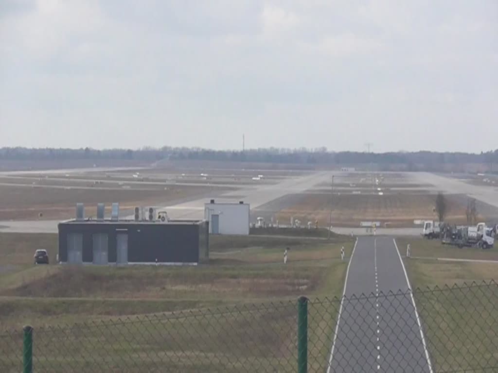 EasyJet Europe, Airbus A 320-214, OE-IBS, BER, 13.02.2024