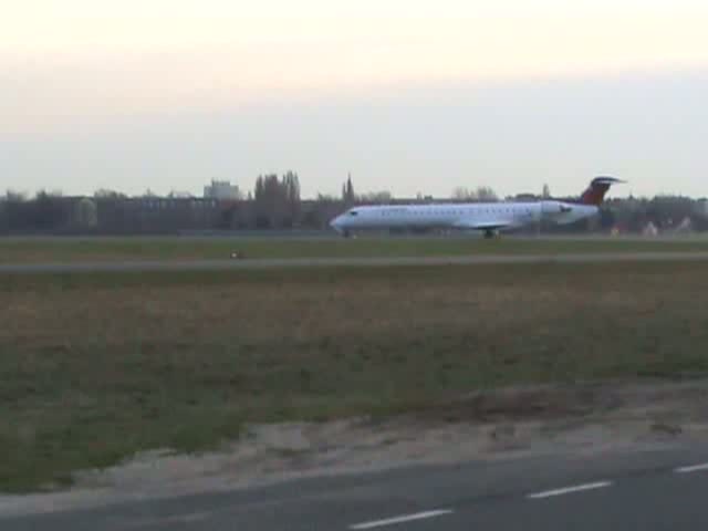 Eurowings Canadair Regjet CRJ900LR D-ACNF beim Start in Berlin-Tegel am 02.04.2010