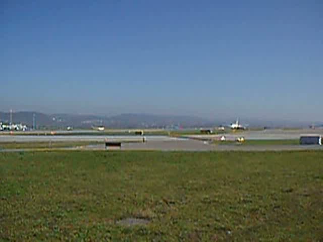 Flugzeugstart Flughafen Zürich, 30. Okt. 2005, 13:11